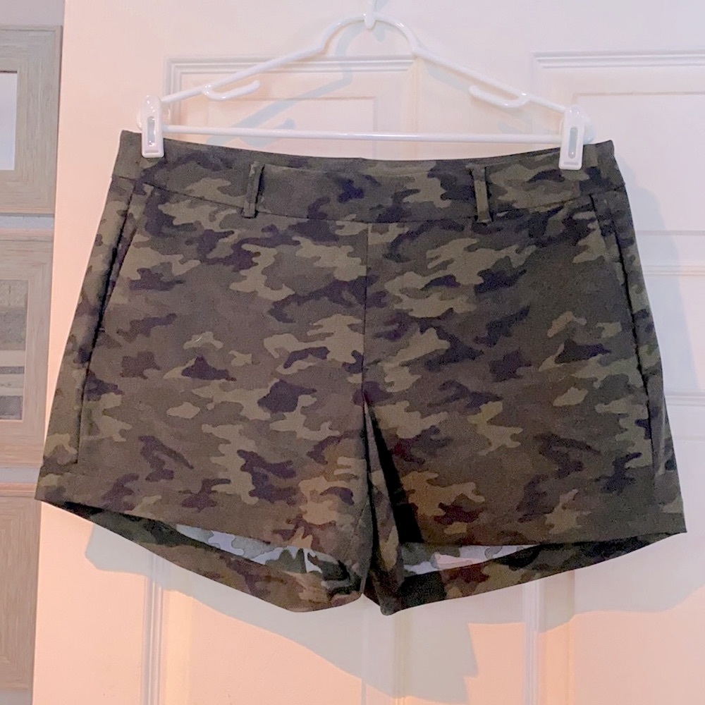 SPANX Sunshine Shorts 4” inseam Size L